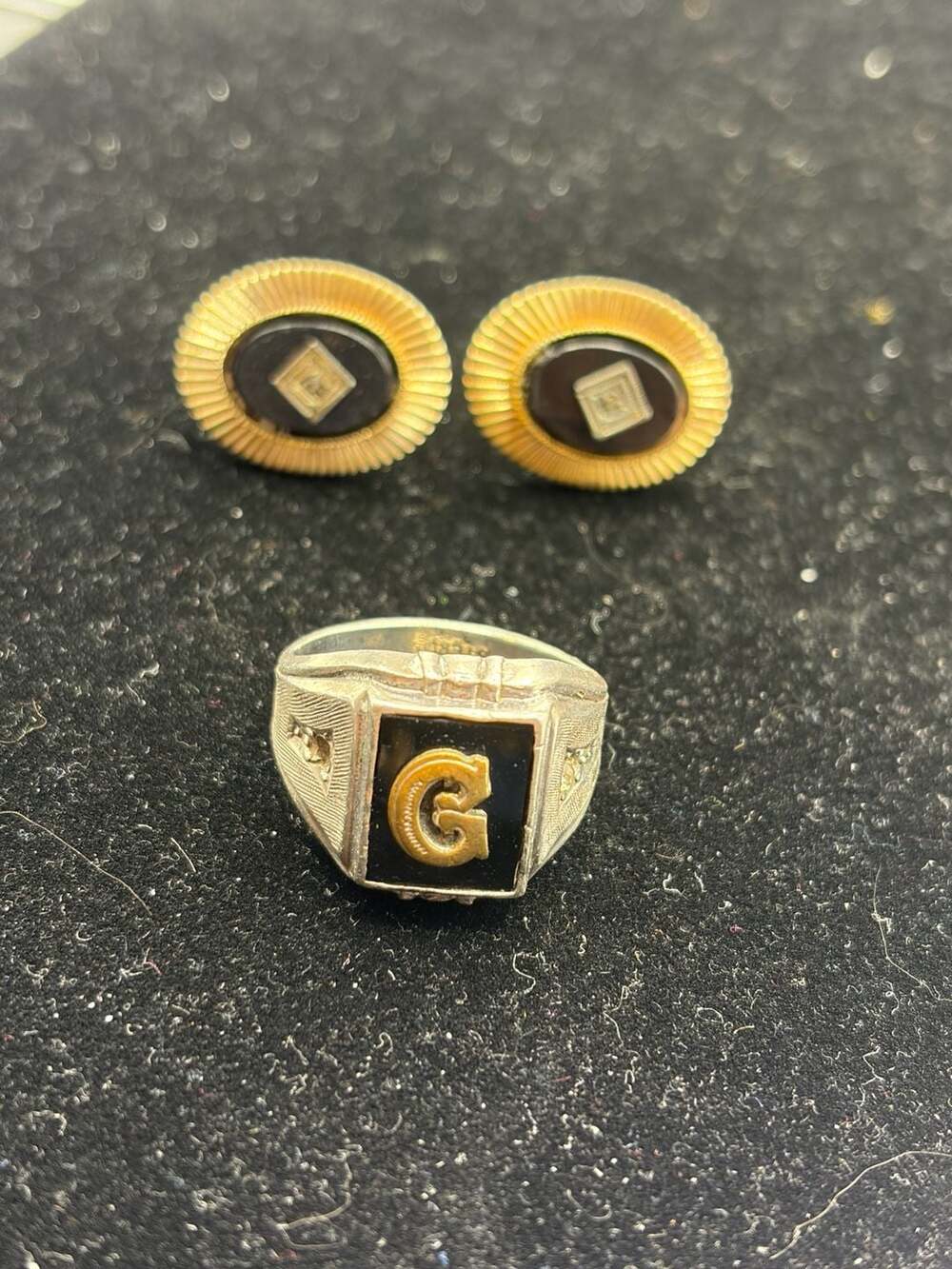 Vintage Jet Black & Gold Initial G Signet Ring & Sunburst Screw-Back Earrings